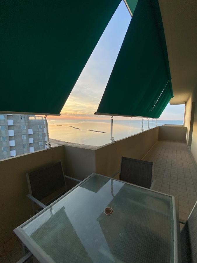 Tramonto In Baia Apartment Pesaro Luaran gambar
