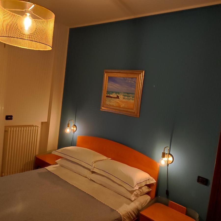 Tramonto In Baia Apartment Pesaro Luaran gambar