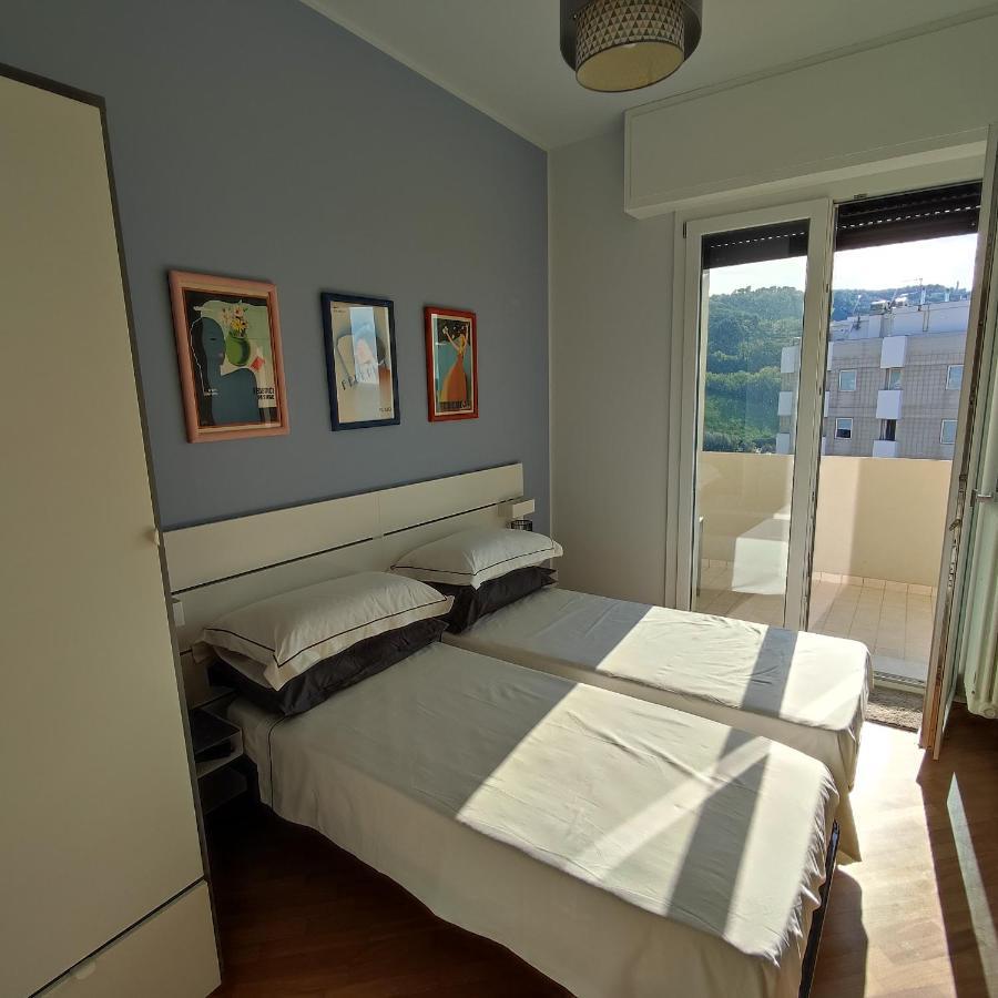 Tramonto In Baia Apartment Pesaro Luaran gambar