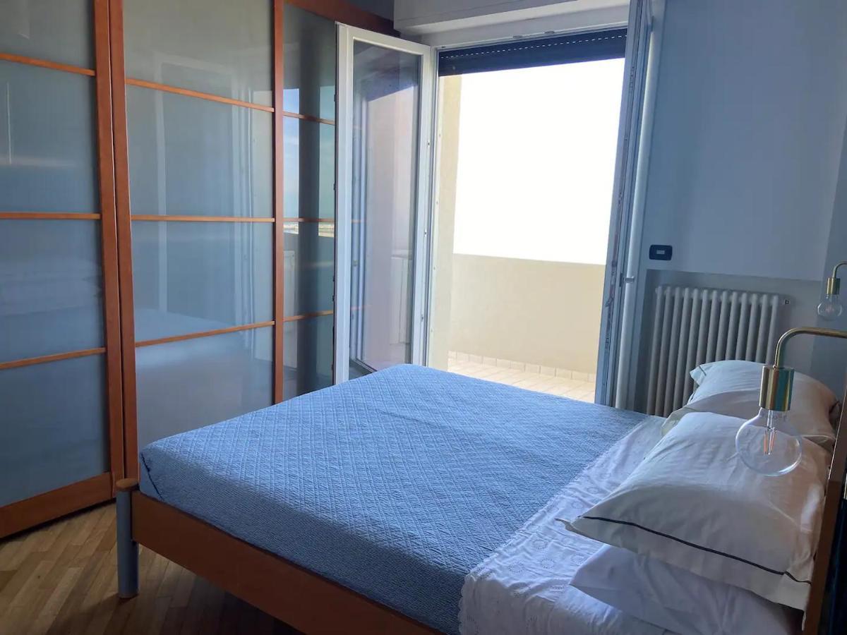Tramonto In Baia Apartment Pesaro Luaran gambar