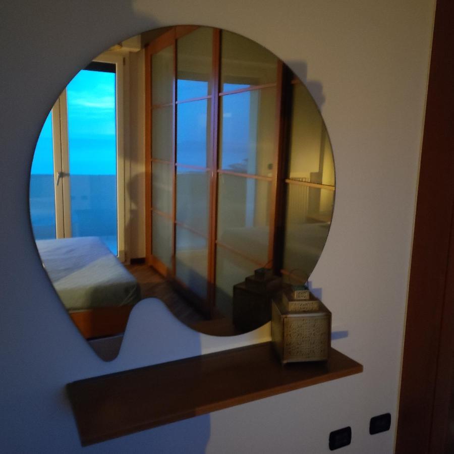 Tramonto In Baia Apartment Pesaro Luaran gambar