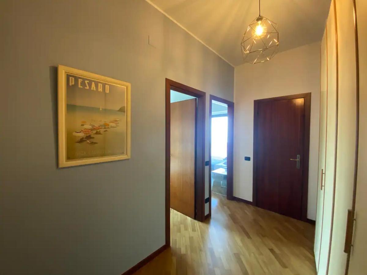 Tramonto In Baia Apartment Pesaro Luaran gambar